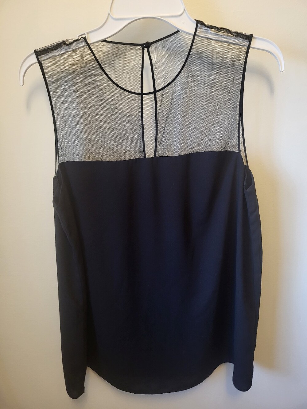 Babaton Aritzia Large black top